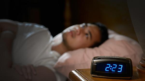 夜里睡觉经常放屁要警惕什么病
