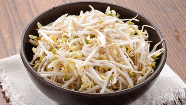 哪些食物会导致失眠？睡觉前不要吃五种食物