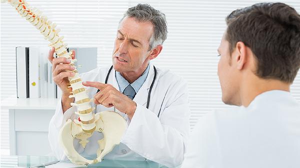 男性轻微脊柱侧弯碍事吗