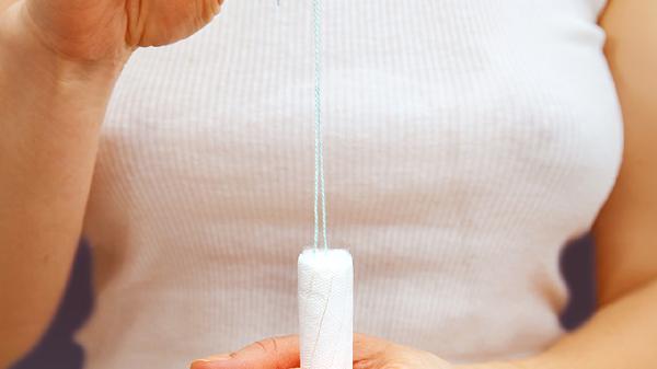 哺乳期来月经会影响奶水营养吗