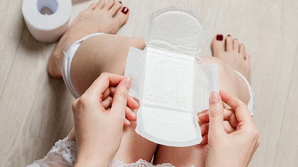女人月经期间怎么能减轻疼痛