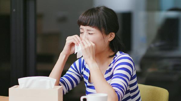 打喷嚏流鼻涕鼻塞是怎么回事